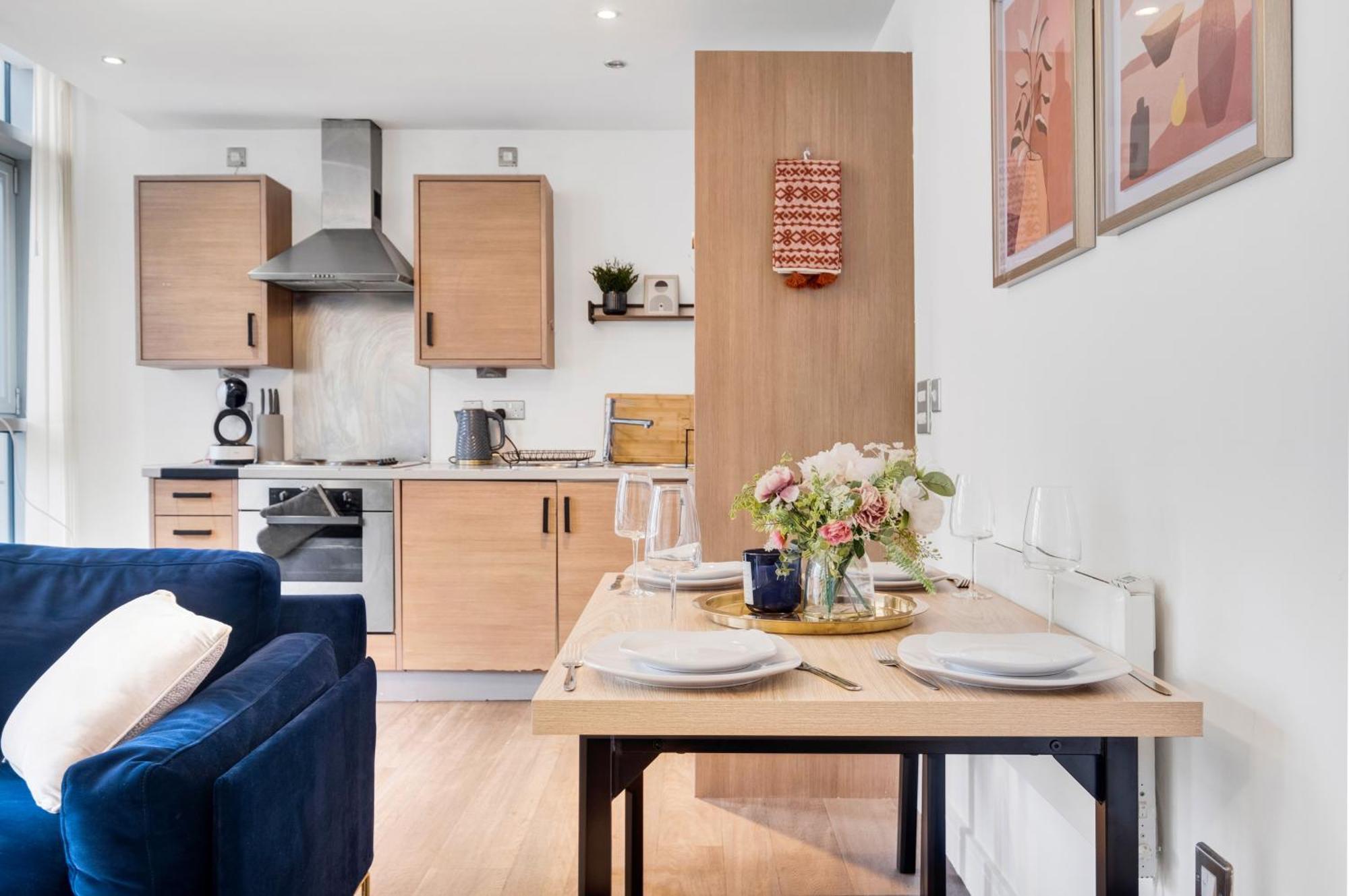 Ultra Stylish 2 Bedroom Apt Centrally Located Birmingham Exterior photo
